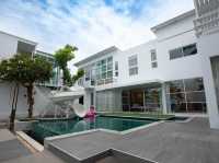 Sea Pearl Beachfront pool villa ชลบุรี