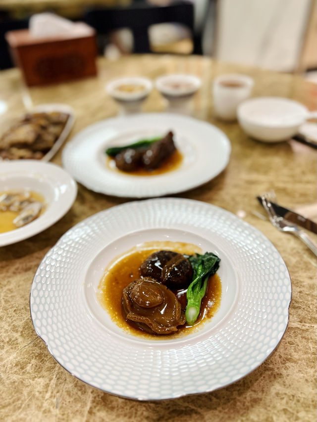 一個價錢吃到鮑魚`燕窩`海參`魚翅既潮洲菜😍🥢