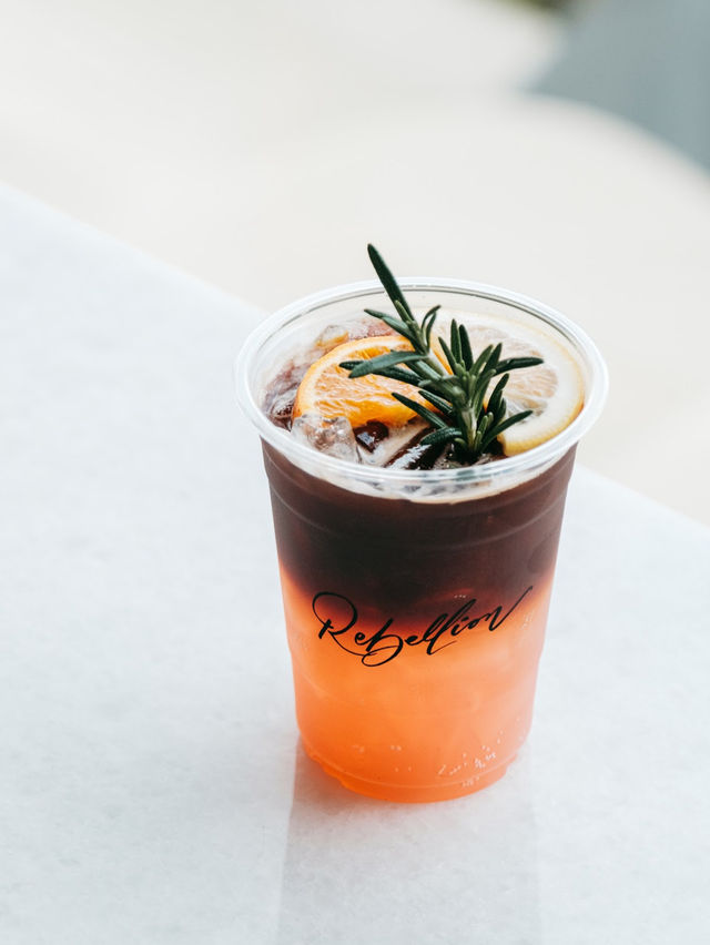 曼谷的Rebellion Café，咖啡店以其獨特的飲食文化