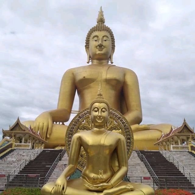 สักการะพระใหญ่ วัดม่วง