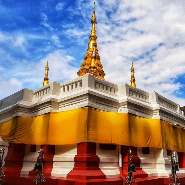 สักการะพระพุทธไสยาสน์ที่วัดเชตวัน(วัดพระนอน) 