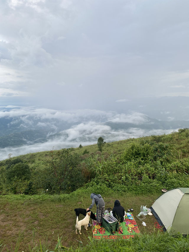 ฤดูฝนที่บ้านผาฮี้ | เชียงราย 🏡⛰️🌧️🌈