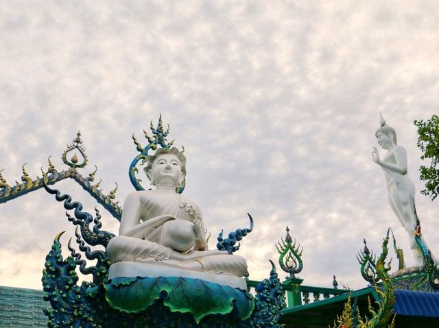 สักการะพระพุทธลีลา มณีนาคราช