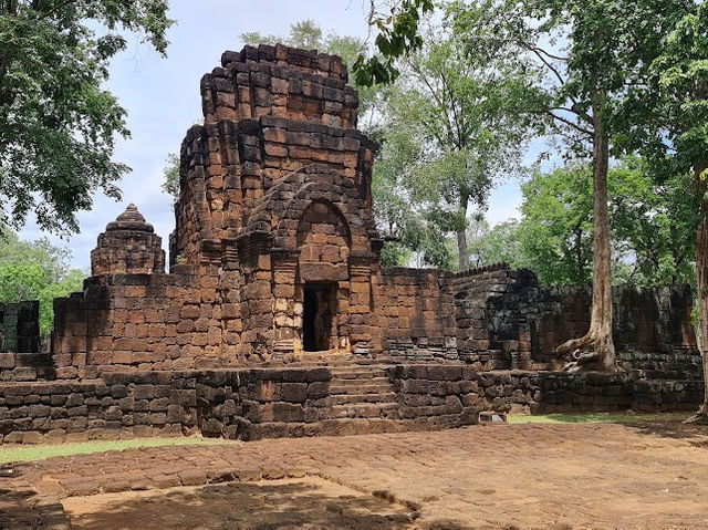 ☘️   ปราสาทเมืองสิงห์ 