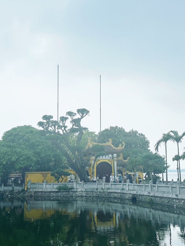 พาเที่ยววัดหงอกเซิ่น วัดสวยในเมืองฮานอย 