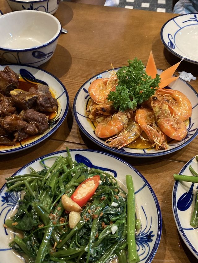 베트남에서 익숙하지만 이국적인 맛을 느끼고 싶다면 촌촌킴