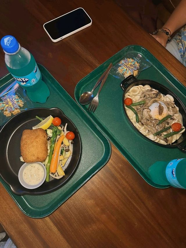 เที่ยวดิสนีย์ฮ่องกง + นอนโรงแรม Explorer เที่ยวดิสนีย์ฮ่องกง + นอนโรงแรม Explorer