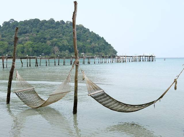 สยามบีชรีสอร์ท ที่พักแสนสงบ ติดริมชายหาดในเกาะกูด