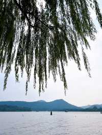 Discovering the Serenity of Hangzhou's West Lake