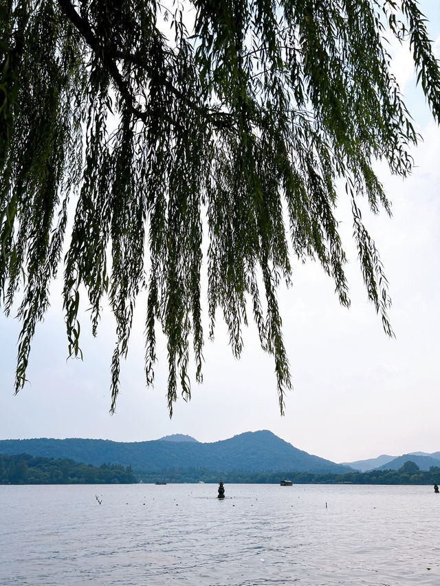 Discovering the Serenity of Hangzhou's West Lake