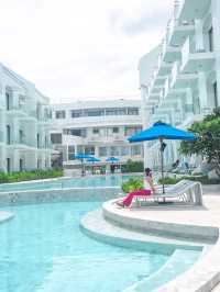 ที่พักติดทะเลพัทยา บรรยากาศซานโตรินี่ 🏖️