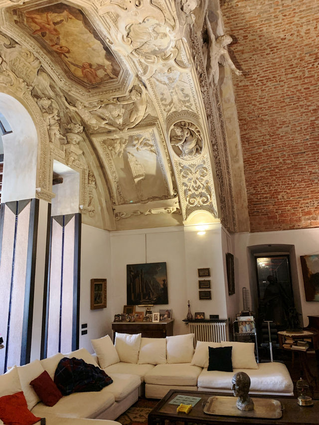 Unforgettable Hospitality: A Warm Welcome at a 17th-Century Monastery B&B in Como