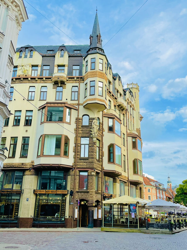 The city is incredibly lovely and romantic 🇱🇻👫😎