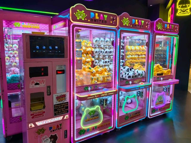 Play United, Family Fun-filled Claw Machine Space