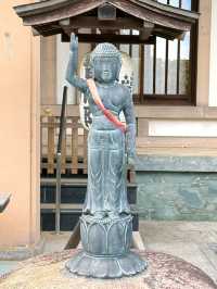 【埼玉県】たくさんの石碑と仏像
