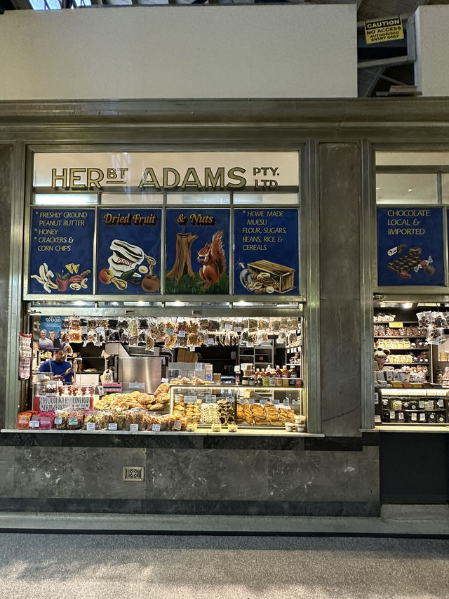 Get food in Queen Victoria Market 