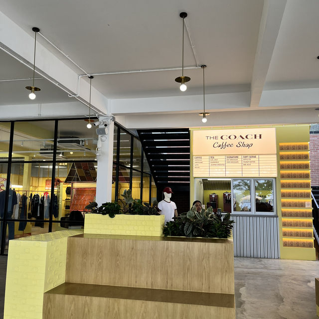 The Coach Coffee Shop @ Silverlakes Perak