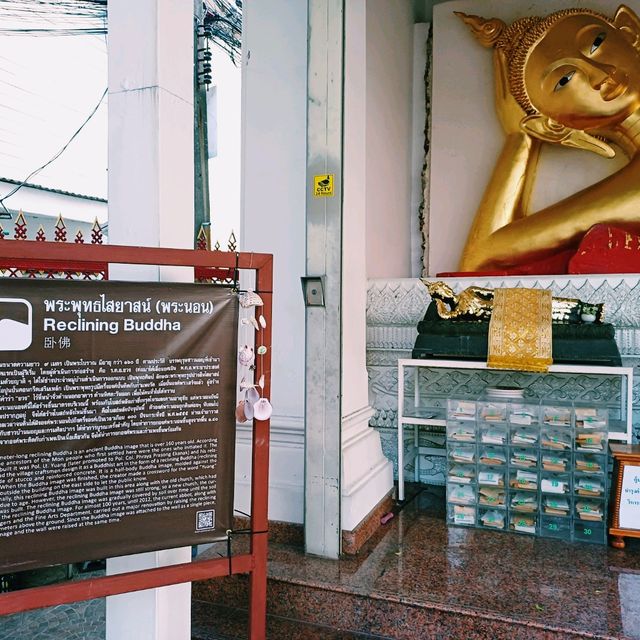 泰國曼谷具有特色的曆史古跡寺廟景點:Wat Pradittharam (Wat Mon)，巨大金色臥佛，適合拍照📸打卡。