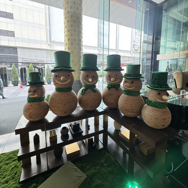 โรงแรม Marriott สุขุมวิท  Merry 🎄สีเขียว