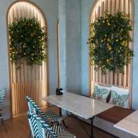 The chalet cafe' คาเฟ่กลางหุบเขา