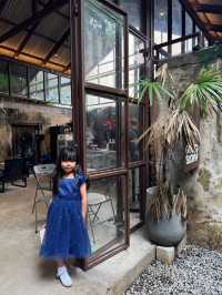 GOOD SLOW CAFE พักผ่อนที่คาเฟ่ในวันหยุด