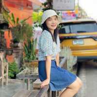 สองผัวเมีย Husband & Wife Cafe & Bar