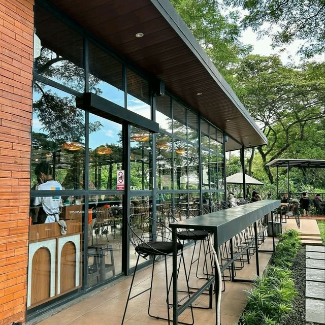 Cozy Lakeside Retreat at Danau Teduh Cafe