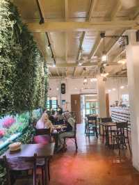 Vintage Cafe in Vintage House 🍱
