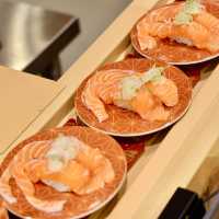 ซูชิสายพานอันดับ 1 จากโตเกียว Katsu Midori