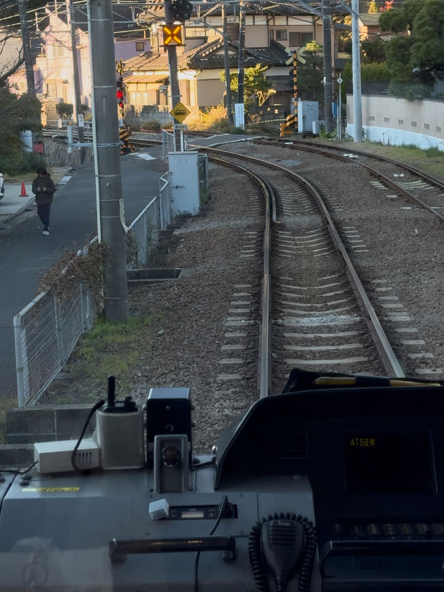 Enoden Train Ride & Train Watching at Kamakura Mae Station
