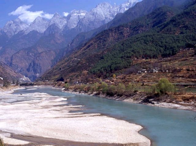 China: Do not miss out on visiting the home of the stunning natural valleys!