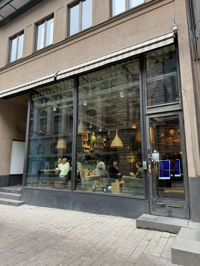 A Cozy Escape at Ihana Kahvila Baari in Helsinki☕️
