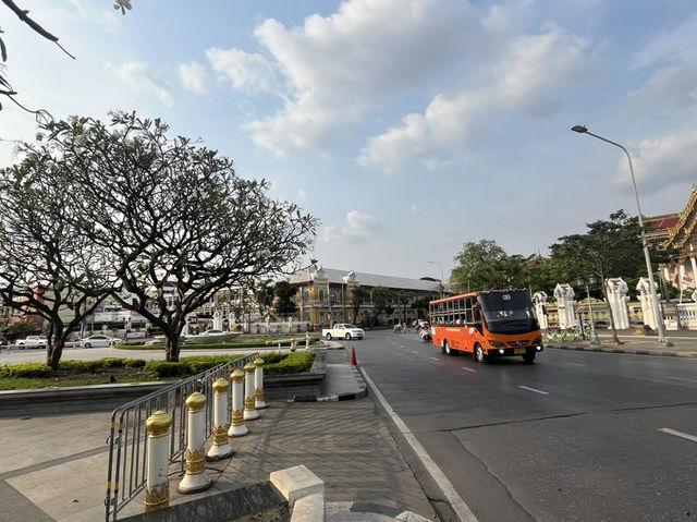 泰國曼谷紀念碑景點：King Rama I Monument พระบรมราชานุสาวรีย์พระบาทสมเด็จพระพุทธยอดฟ้าจุฬาโลกมหาราช。適合拍照打卡，了解歷史