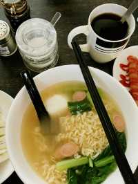 Sibu’s Tasty Stopover – A Fusion Feast! 🍜