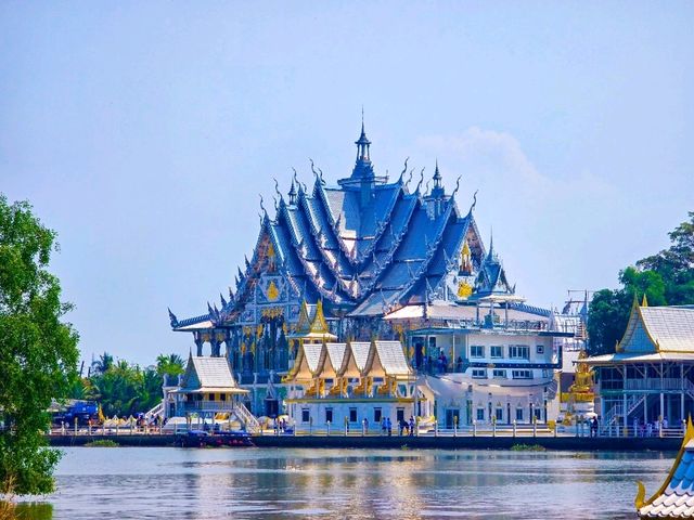 วัดพุทธพรหมยาน ฉะเชิงเทรา – โบสถ์กลางน้ำสุดอันซีน!