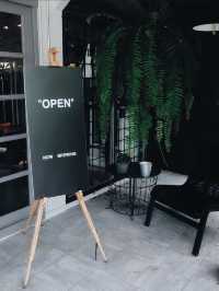 Mitte Coffee cafe & friends : คาเฟ่โทนเข้ม นนทบุรี