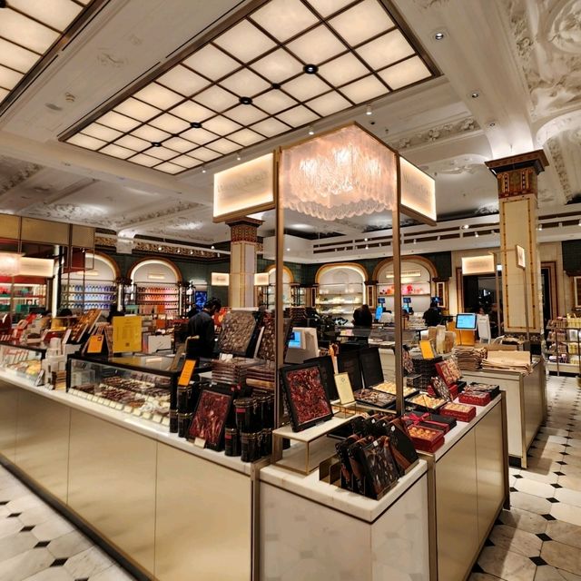 🏛️ 英國Harrods百貨：奢華與異國風情的完美融合