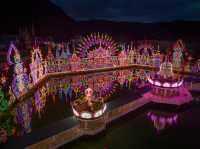 สวนสนุกสีสันยามค่ำคืนบนหาดกมลา 