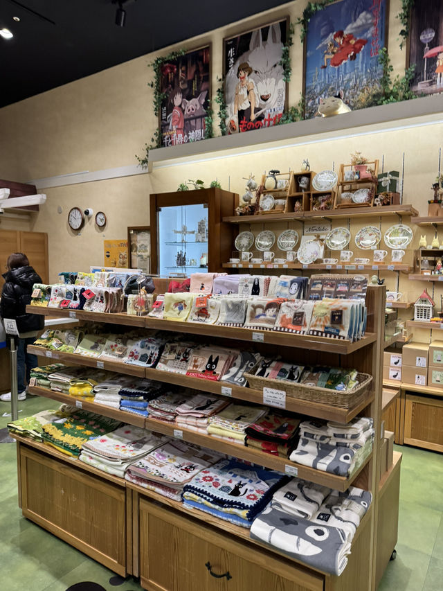 ジブリ好きは必見！大きなネコバスやトトロに会えるジブリグッズのショップ🤩🌿