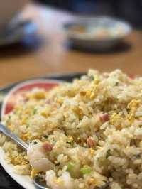 【栃木×宇都宮】ボリュームたっぷりの餃子と絶品！坦々麺