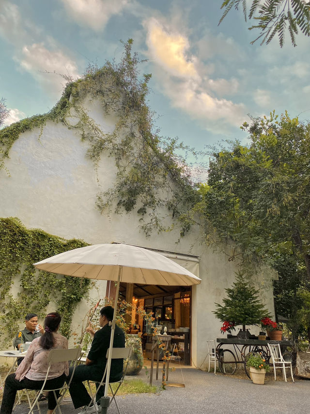Barn na cafe🌸🪞 มีดีอะไรถึงต้องไปซ้ำ 5 รอบ!!🍰