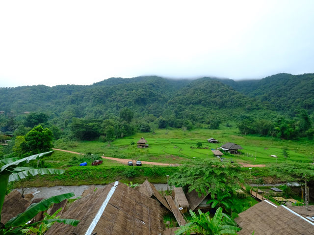 หนีความวุ่นวาย พักกายพักใจที่ ‘อิ่มสุข ณ บ่อเกลือ’