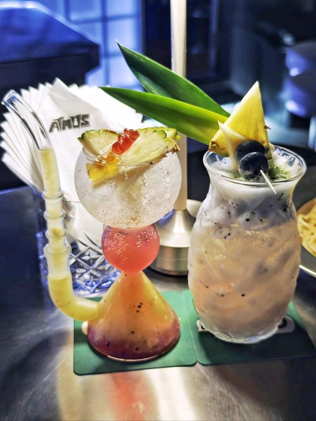 超Cyber😎樓上🍸酒吧🍴餐廳