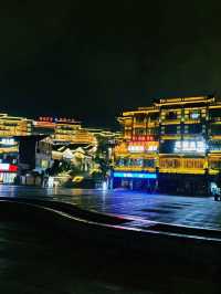 中國貴州遵義市著名景點：茅台渡口紀念碑，適合打卡拍照。