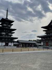 【奈良】仏教文化の象徴､世界遺産・薬師寺