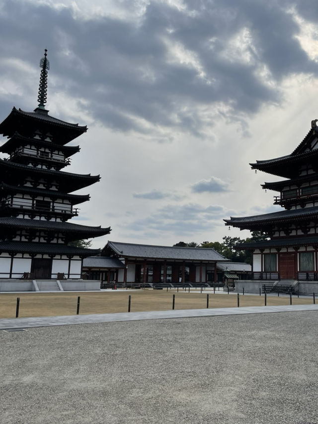 【奈良】仏教文化の象徴､世界遺産・薬師寺