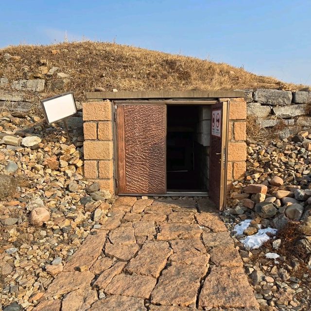 고구려 광개토대왕의 무덤 및 비석