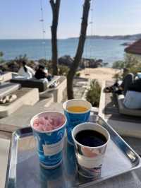 🌊釜山最Chill海景咖啡廳！Waveon Coffee 3層觀海打卡點一次收齊☕建築大師打造的夢幻海邊玻璃屋