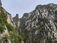 登嵩山-少室山，走過少林寺，穿過壯觀的書冊崖到三皇寨