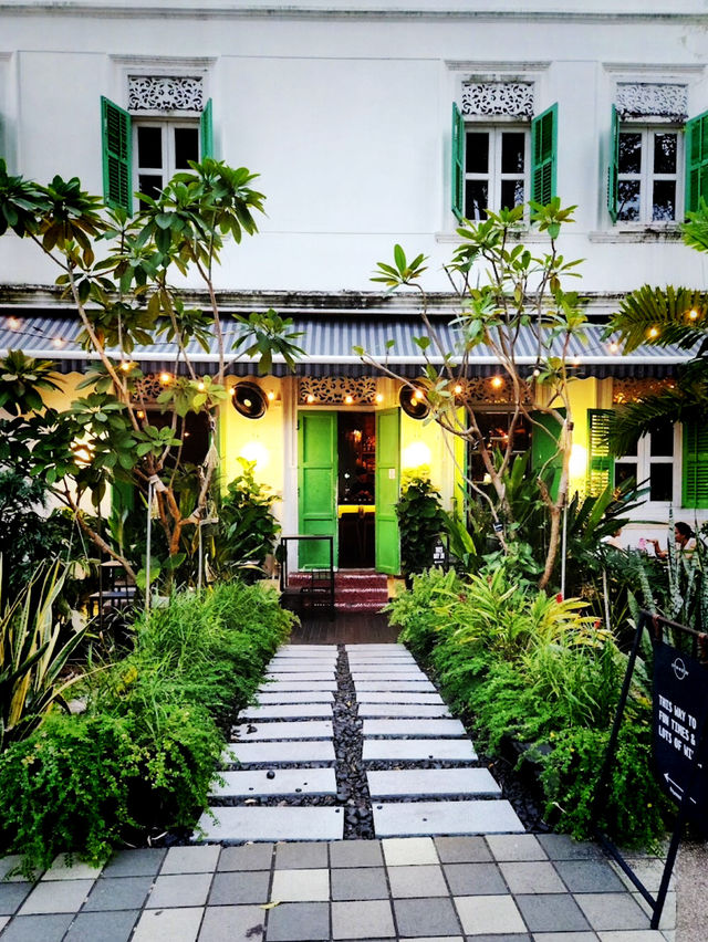🌳 A Taste of Aussie Comfort at Symmetry Cafe, Bugis 🍽️☕️